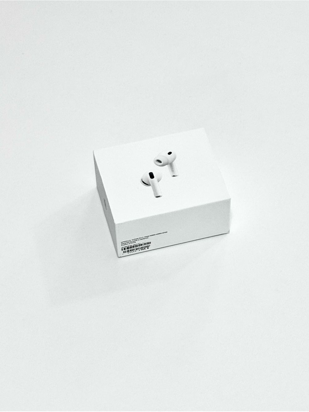 Apple AirPods Pro 3 (White) with Wireless Charging Case
